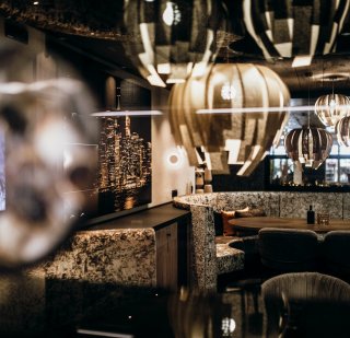 Stock Resort - Essbereich home_interior_stock_resort_bar_smokers_lounge_-_fruehjahr_2023_c_home_interior-86.jpg